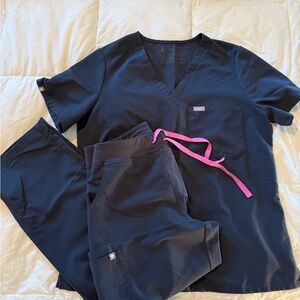 Figs Navy Catarina and Kade scrub set